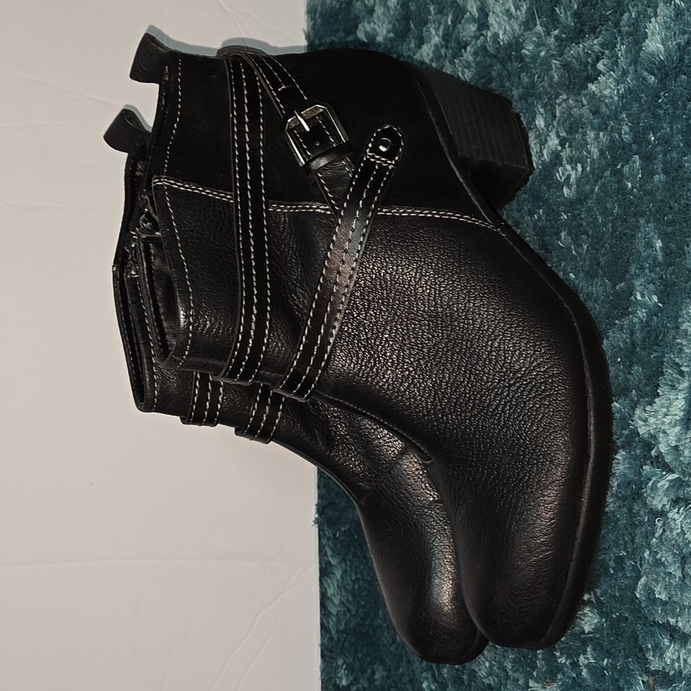 Earth Origins Raven Leather Elegant Black Ankle Booties Size 8.5M